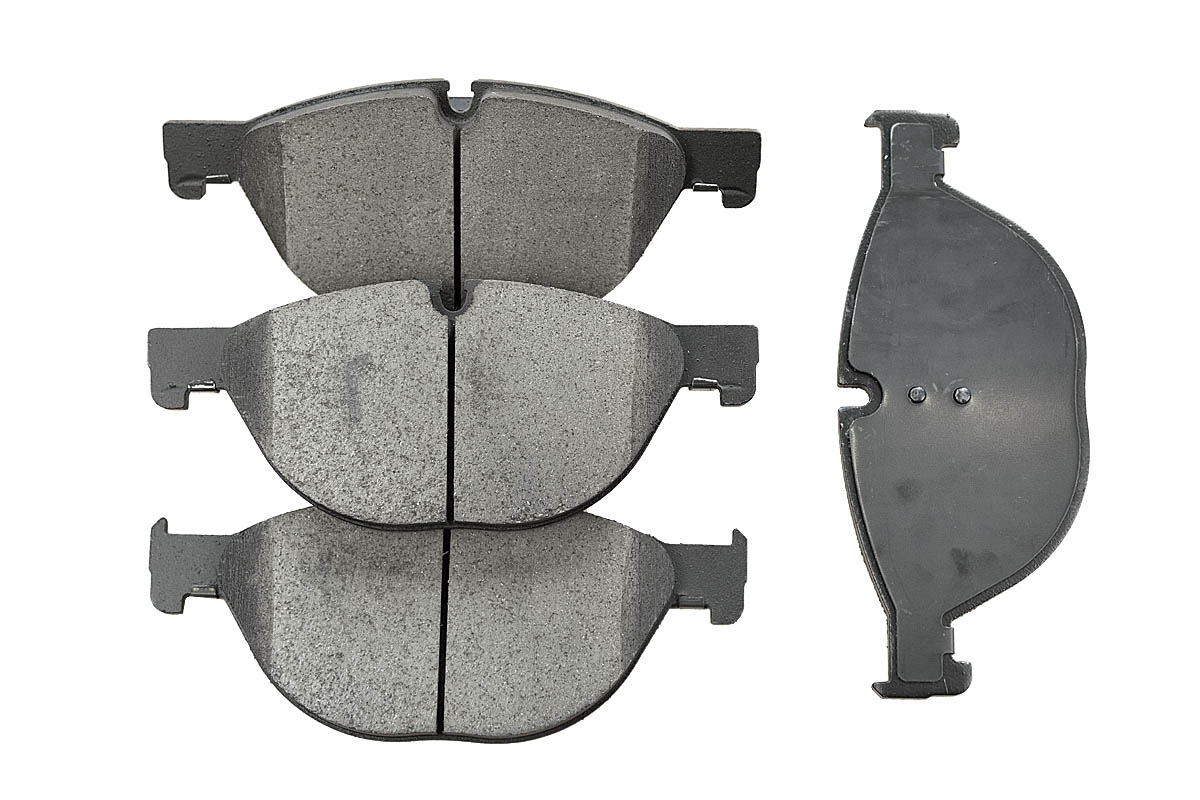 Передние керамические колодки Evolution Sport Z23 для BMW 5 (F10/F11/F07), 6 (F06/F13/F12), 7 (F01/F02/F04)