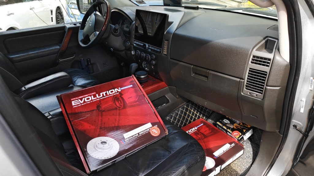AutoBlogQX56_8.jpg