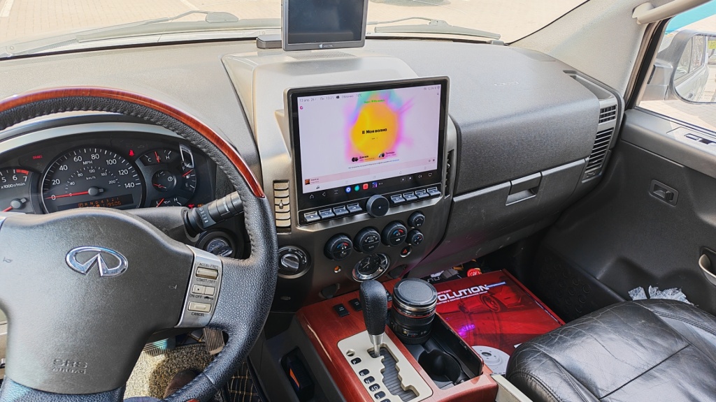 AutoBlogQX56_13.jpg